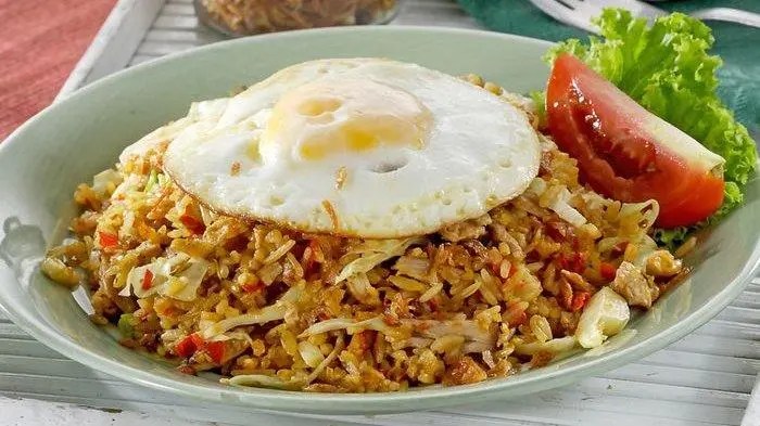 Menu Sarapan Praktis: Nasi Goreng + Susu Kurma