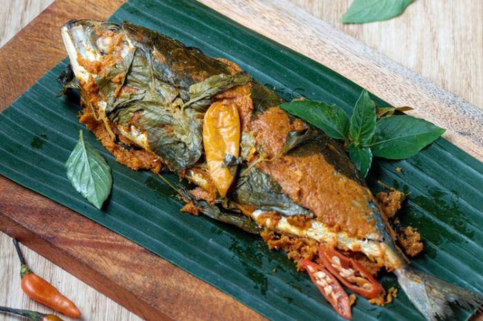 Resep Pepes Ikan Kembung Bumbu Kuning, Menu Makan Siang yang Sehat Pepes Ikan: Olahan Sehat Tanpa Digoreng